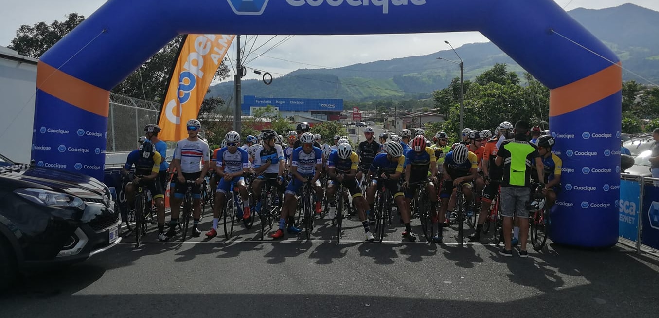 Arrancó la  Vuelta Ciclística a San Carlos, vuelta de interés nacional